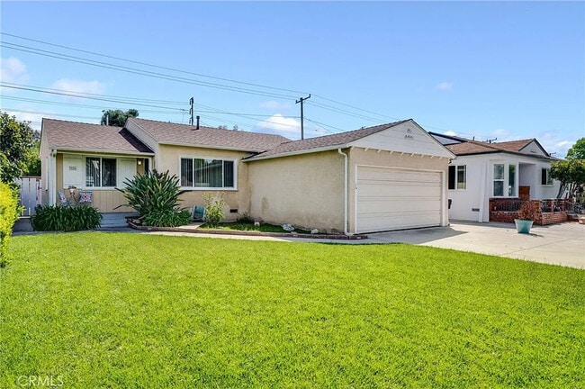 Photo - 7026 Schroll St