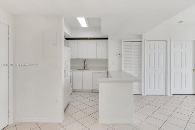 Photo - 3500 Coral Wy Unit 1207