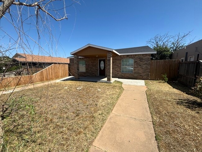 Photo - Spacious 3 bed 2 bath home, move in ready