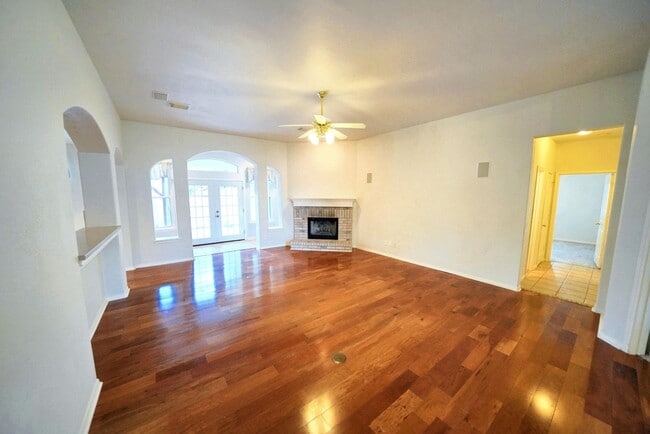 213 Doral Ct