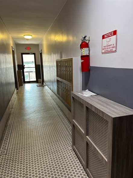 Photo - 287 Lawton Ave