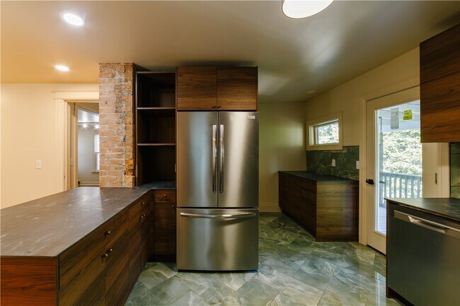 Photo - 42 Shepard St