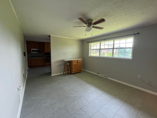 Photo - 5 Bedrooms, 3 Bathrooms - Home in North Rome!