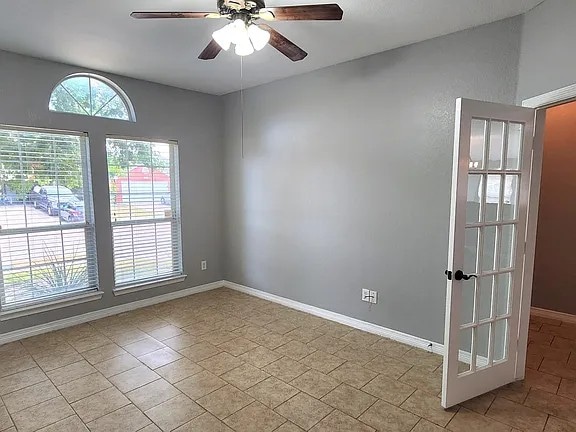 Photo - 3413 Newgate St