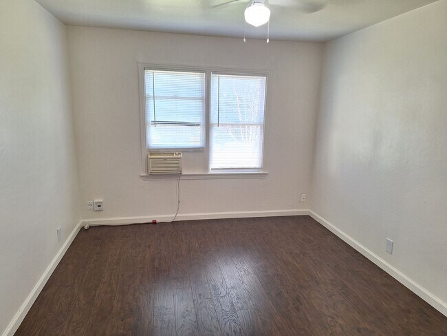 Photo - 55TH STREET