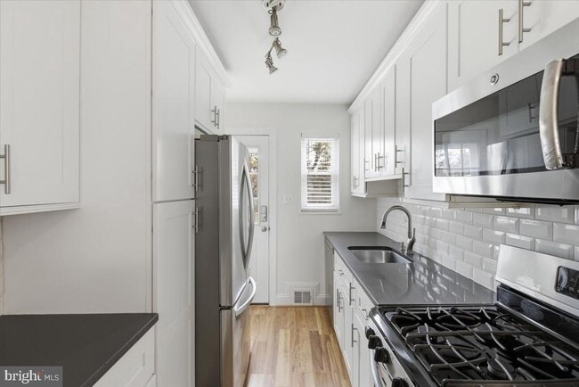 Photo - 4410 Vermont Ave