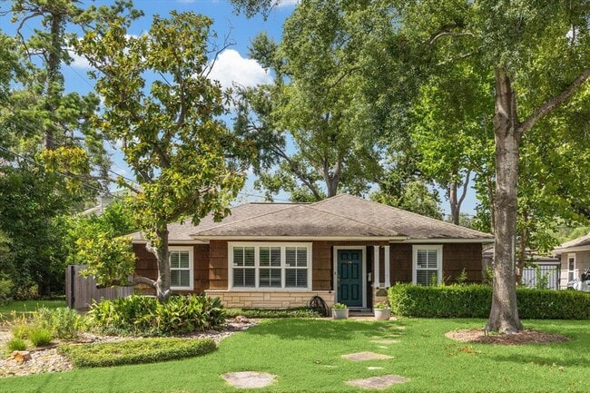 Photo - 1119 Grovewood Ln Casa