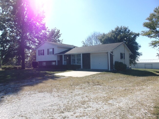Photo - Fayette Family Farm House!