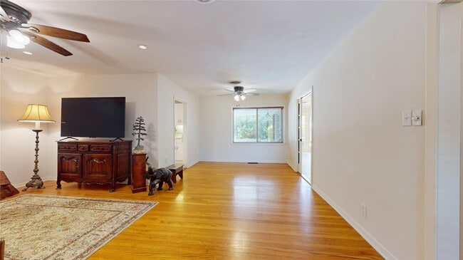 Photo - 9910 Pine Lake Dr