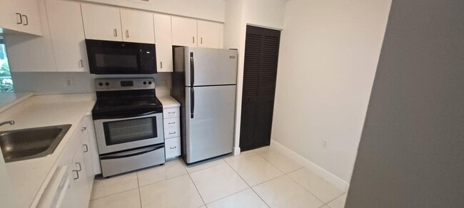 Photo - 19111 Glenmoor Dr