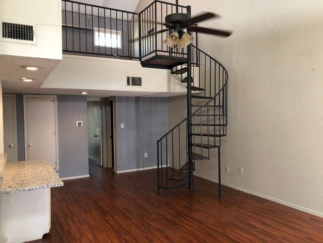 Photo - 2015 Fleur De Lis Ct