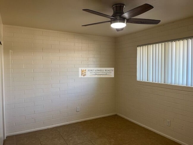 Photo - 4350 E Fairmount St