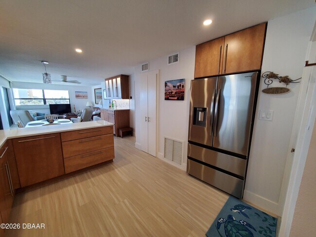 Photo - 1571 S Atlantic Ave Unit 405