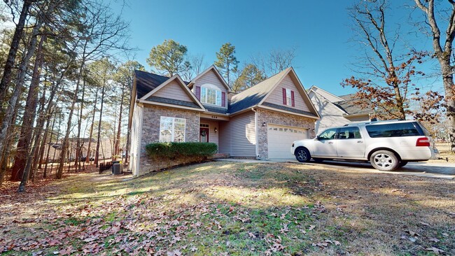 4 Bedroom, 2 1/2 Bath Home in Carolina Lakes - 4 Bedroom, 2 1/2 Bath Home in Carolina Lakes