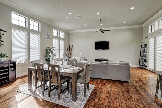 Photo - 2520 Cohn St