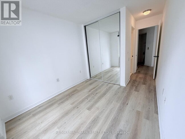 Photo - 85 Bloor St E Unit 602