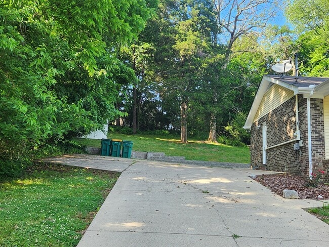 Photo - 1830 Lowe St