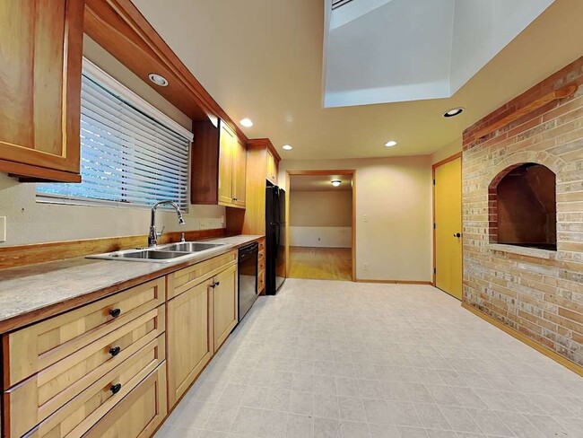 Photo - 617 S 301st St