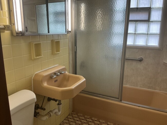 Photo - 3727 N 87th St Unit Upper B
