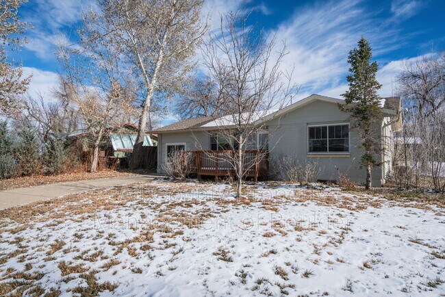 Photo - 1480 Tipperary St