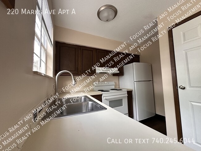 Photo - 220 Marks Ave Unit A