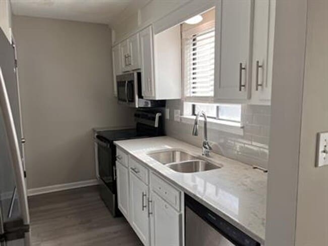 Photo - NEW DEAL! FIRST MONTH’S RENT FREE WITH A 1-YEAR LEASE!