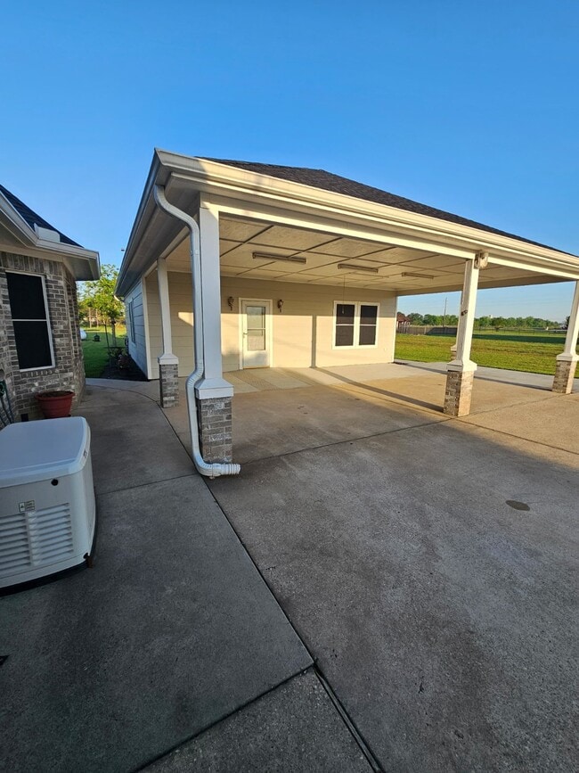 Building Photo - 15603 Parish Rd Rental