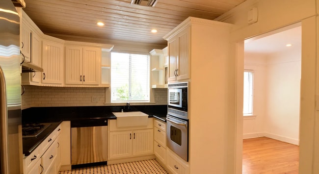 Photo - 1020 Havenhurst Dr Unit 1020