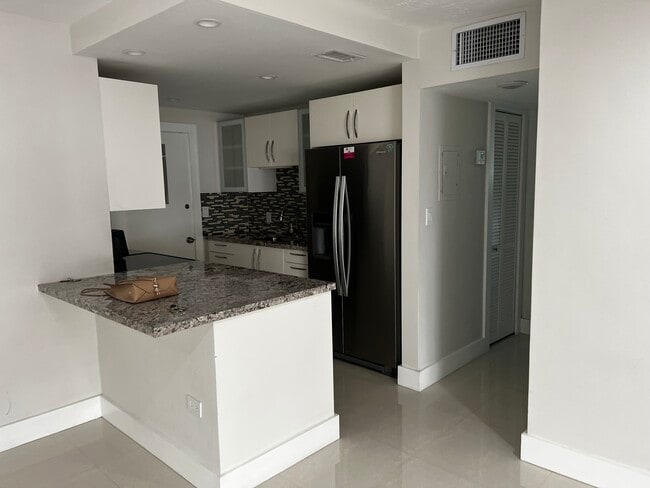 Building Photo - 7250 SW 94th Pl Unit 7250 sw 94 pl Rental