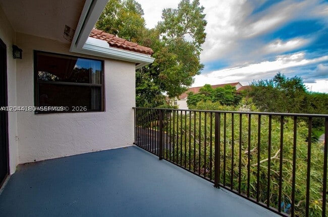 10105 W Sunrise Blvd Unit 303