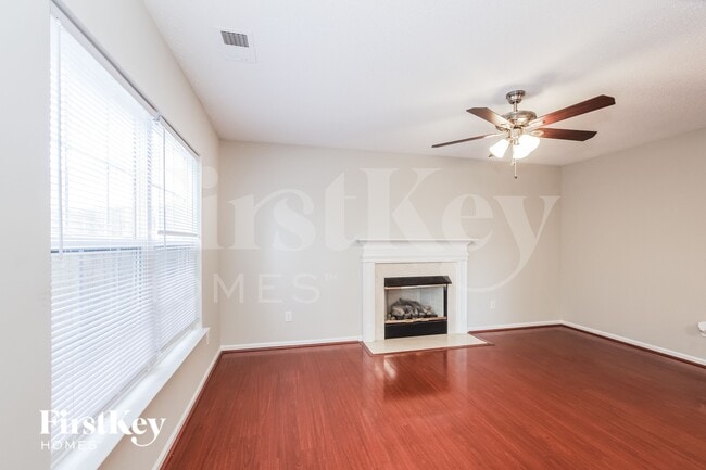 Photo - 4609 Sedgelane Dr