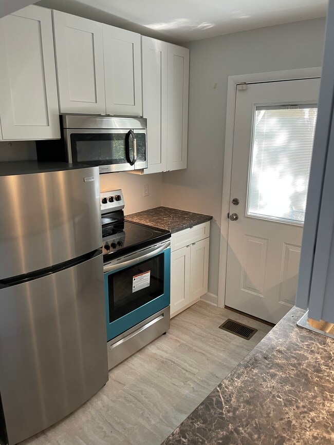 Building Photo - 238 E Harding St