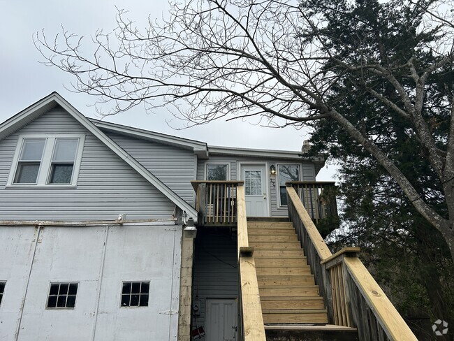 Building Photo - 177 Maple Ave Rental