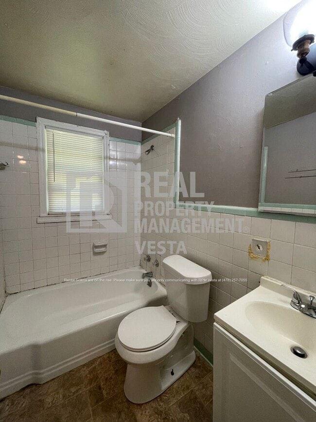 Photo - 1367 Williamson Rd House
