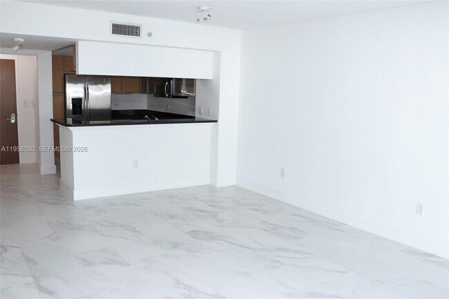 Photo - 31 SE 5th St Unidad 507