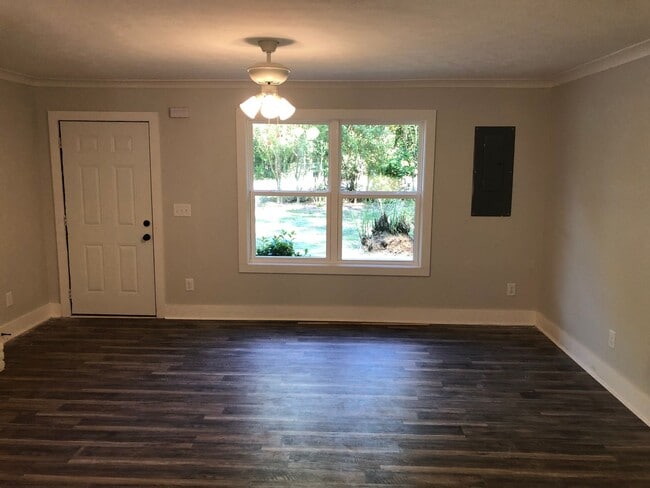 Photo - 720 Terry Ln