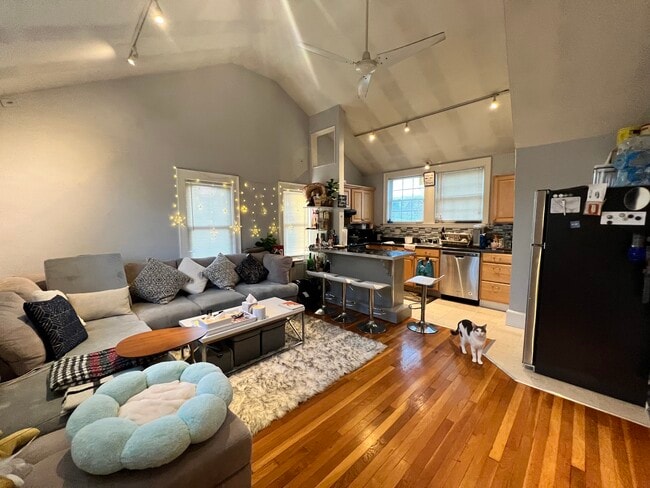 Photo - 45 Lincoln St Unidad 2