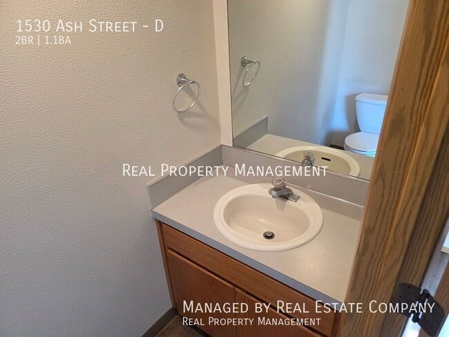 Photo - 1530 Ash St