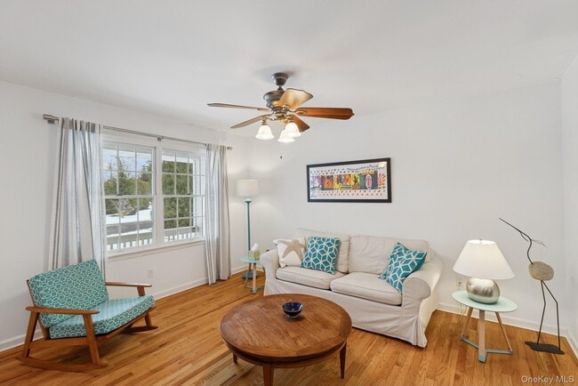 Photo - 5125 Main Bayview Rd