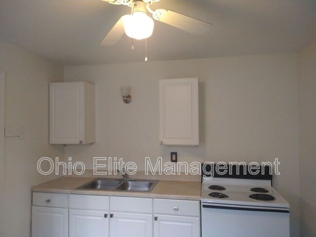 Photo - 1050 Republic Ave