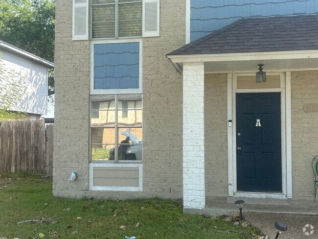 Building Photo - 5007 Meandering Ln Rental