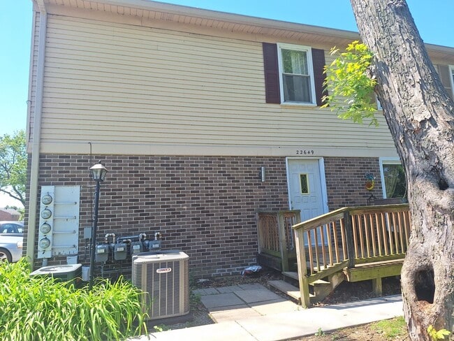 Photo - Brick 2 bedroom condo near the water