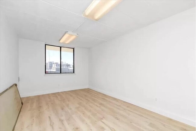 Photo - 23-22 30th Rd