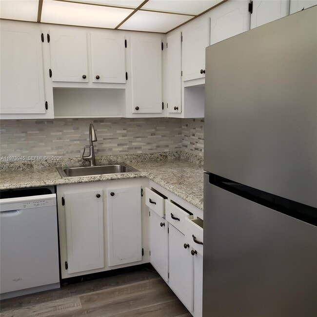 Photo - 410 SE 2nd St Unit 418