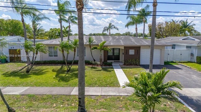 Photo - 5020 SW 92nd Ave