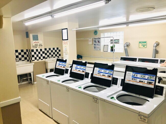 Photo - 7334 N Ridge Apartments