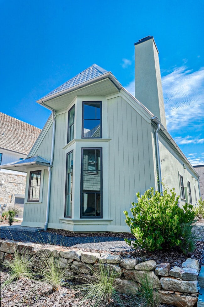 Photo - 110 Channing Ln