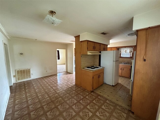 Photo - 2570 Stadium Dr