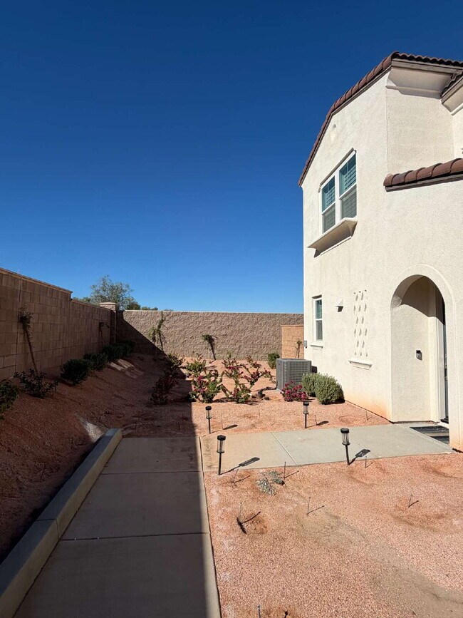 Photo - 4 Bedrooms in University Park
Available For Rent in January 2026