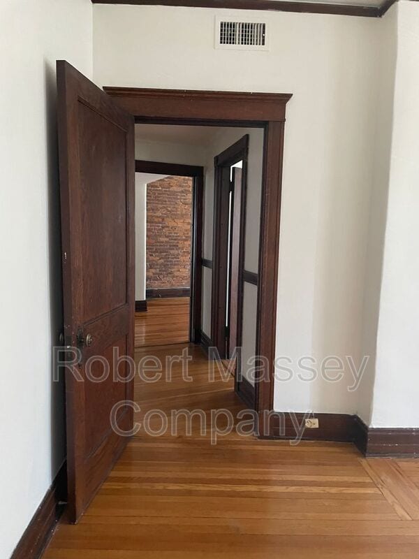 Photo - 2004 Cherokee Pkwy Unit #6